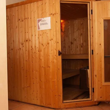 بيت للعطل Spacious In Neukirchen, Cleaning Included