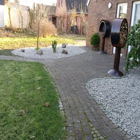 Spacious In Neukirchen, Cleaning Included بيت للعطل